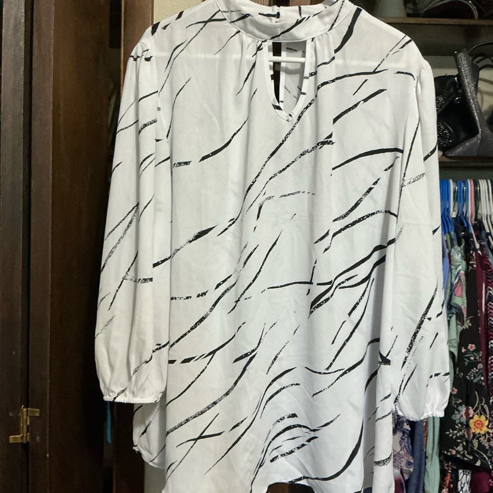 Ashley Stewart Monochrome Abstract Top